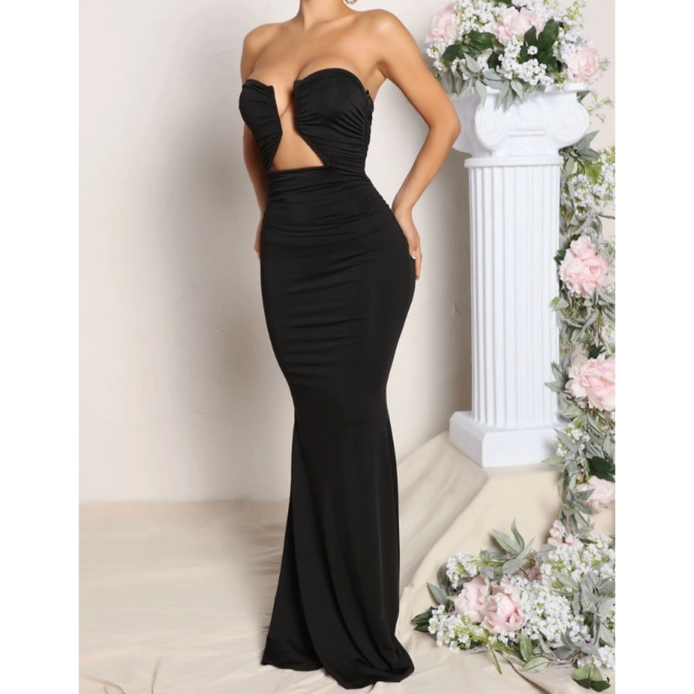 Black maxi dress 🖤